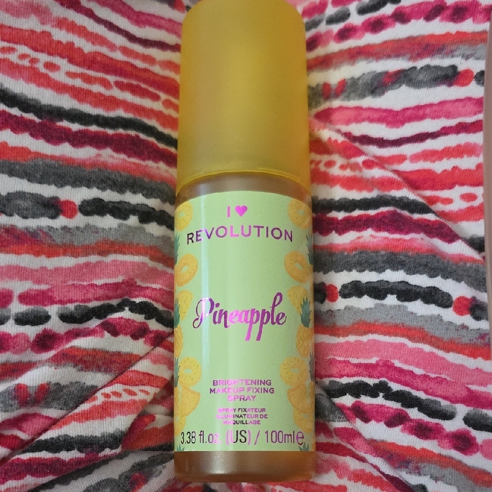 I Heart Revolution Pineapple Makeup Fixing Spray